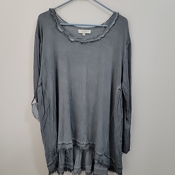 Umgee Tops - Umgee Washed Charcoal Gray Long Sleeve Tunic Top Size XL EUC